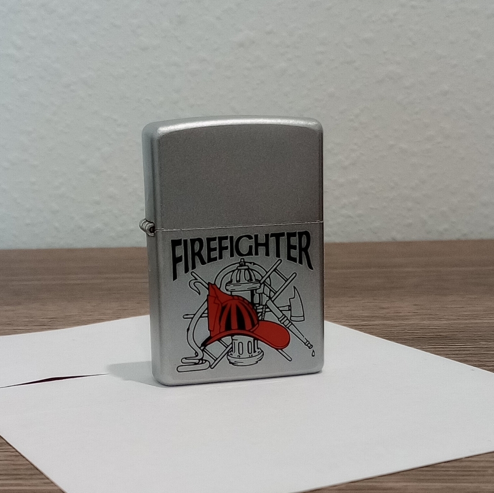 VINTAGE 90s ZIPPO FIREFIGHTER LIGHTER UNFIRED (NOS)